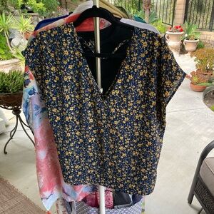 **Floral V-Neck Blouse - Size M**